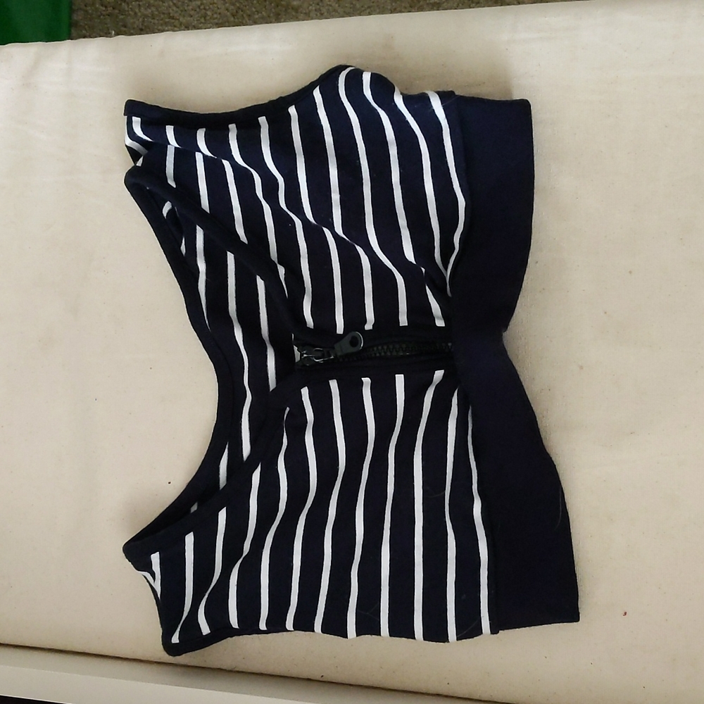 Small half top black and white stripes